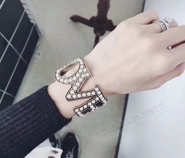 GUCCi飾品 古馳Love珍珠手鐲 Gucci施華洛淺色半邊珍珠手鐲  zgbq1189